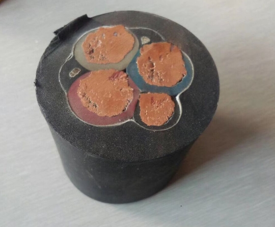 常見的導致橡套電纜出現(xiàn)外觀缺陷的原因是什么.jpg 常見的導致橡套電纜出現(xiàn)外觀缺陷的原因是什么.jpg